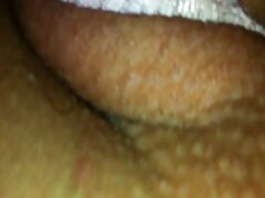 Los chicos intentan convencer a una chica de que se quite maduras españolas xxx la ropa