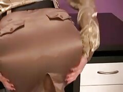 Hombre tiene como objetivo hacer que MILF tetona se corra follándola maduras ricas follando con todas sus fuerzas