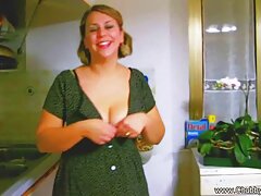 New Euro girl tontea con videos de mujeres maduras masturbandose su hombre bien dotado
