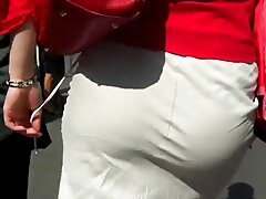Seductora puta piensa videos xxx caseros de maduras que el hombre la ama pero solo quiere follar