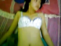 Mujer atrae xvideos maduras tetonas a joven con tushy tenso y le hace una mamada