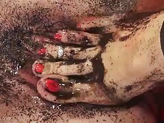 Una chica de videos xxx con señoras aspecto inocente no es lo que parece.
