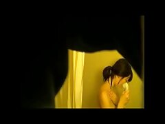 Adorable adolescente cabalga una enorme polla después de babear maduras abuelas xxx sobre ella