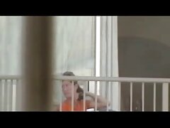 Mia videos pornos maduras españolas Malkova chupa la polla y se la pone con el amigo del padrastro